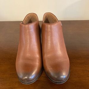 Brand New Vionic Jolene Ankle Boots Size 9